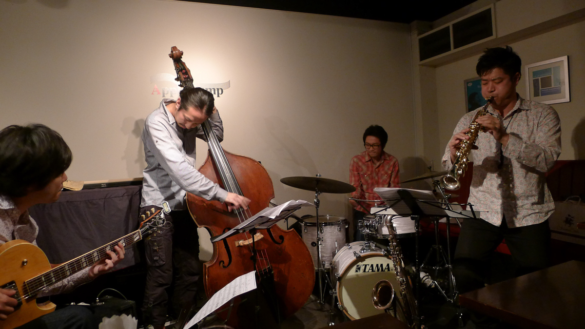 Figure 6: Akihiro Nishiguchi (sax) quartet w/ Takayoshi Baba (guitar), Kunpei Nakabayashi (bass), and Takehiro Shimizu (drums) at Apple Jump in May 2013