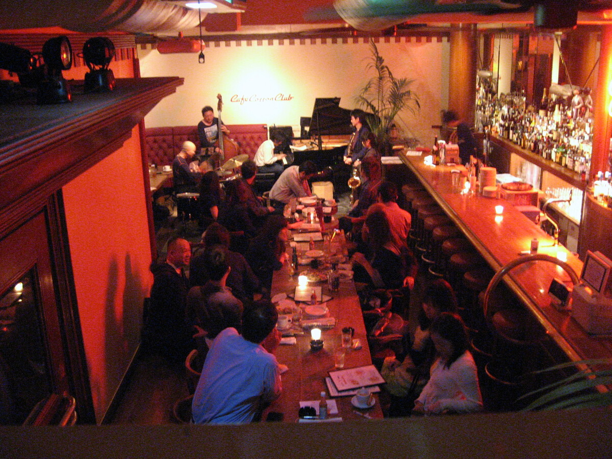 Figure 12: On the upper balcony at Cafe Cotton Club (May 2009)