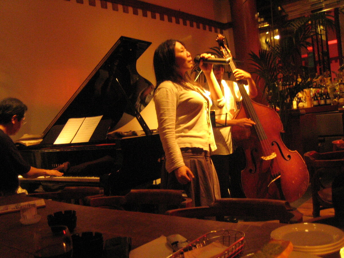 Figure 6: All-night jazz jam session at Cafe Cotton Club (July 2005)