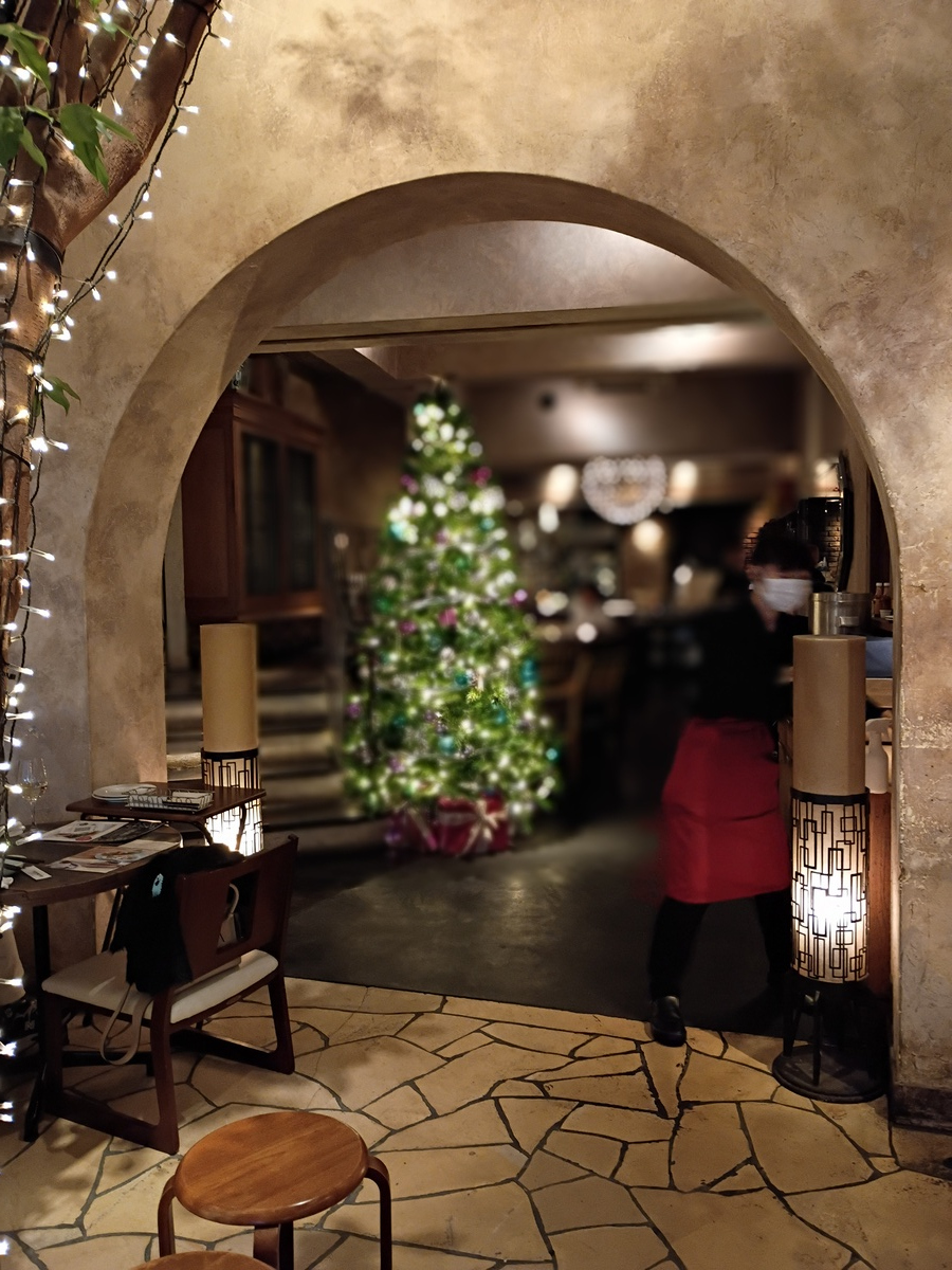 Figure 27: Holiday spirit at Cafe Cotton Club (November 2025)