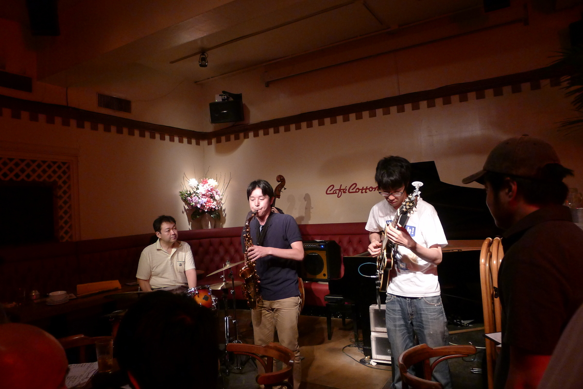 Figure 20: All-night jazz jam session at Cafe Cotton Club (August 2012)