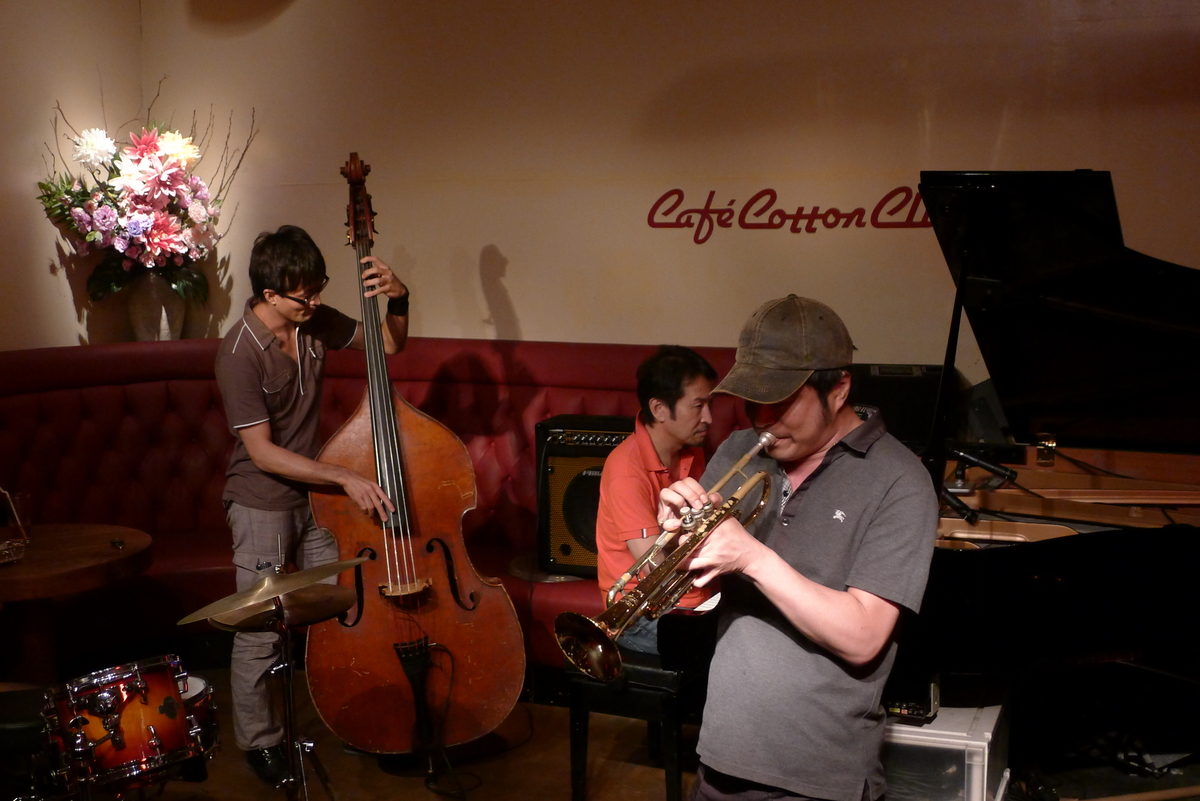 Figure 18: Koji Yasuda (bass), Shigeo Fukuda (piano), and Keiji Matsushima (trumpet) at Cafe Cotton Club (August 2012)