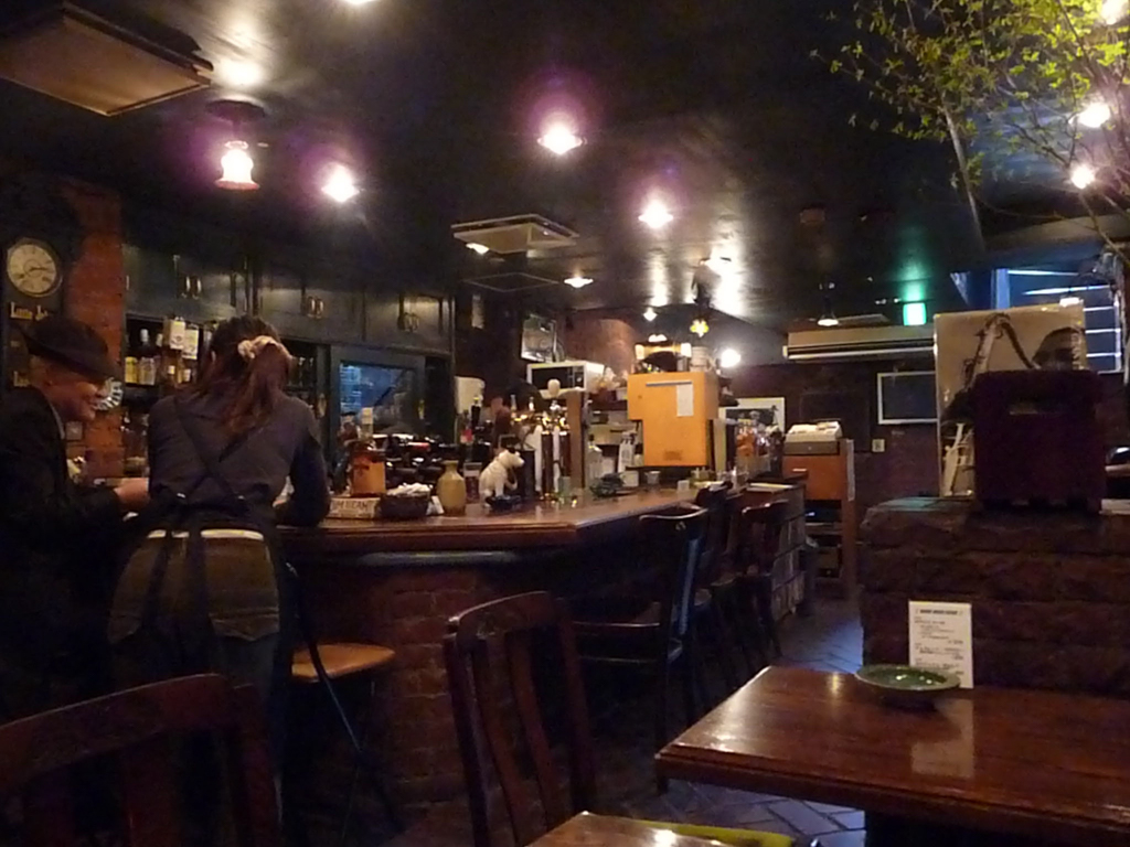 Figure 1: Relaxing with great music and atmosphere in a dark corner of Dug