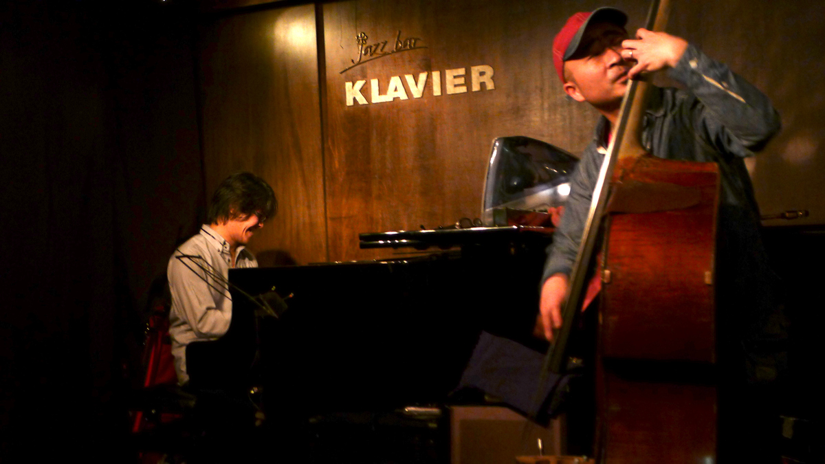 Figure 6: Yuya Wakai (piano) and Yasuhiko “Hachi” Sato (bass) at Klavier (March 2013)