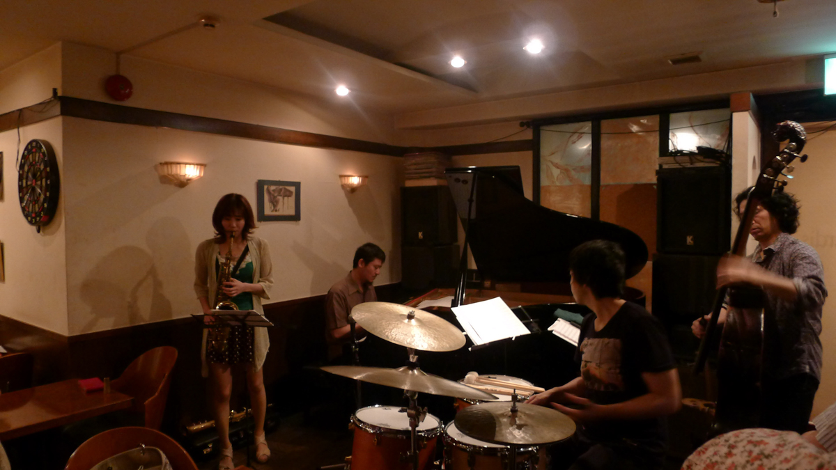 Figure 12: The Nami Kano Quartet with Mamoru Ishida on piano, Tomokazu Sugimoto on bass, and Ko Omura on drums at Nardis in 2015