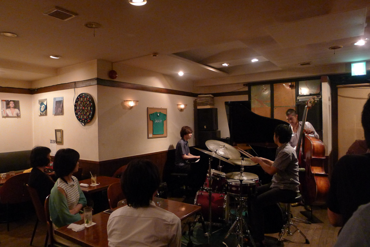 Figure 4: Trio Bungalow with Koichi Sato on piano, Hiroshi Ikejiri on bass, and Ko Omura on drums and tabla at Nardis in 2015