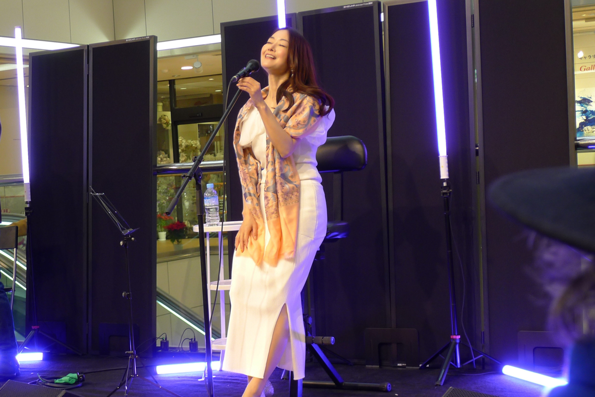 Figure 10: Singer Naoko Akimoto at Oto-ya Hiroo in January 2025