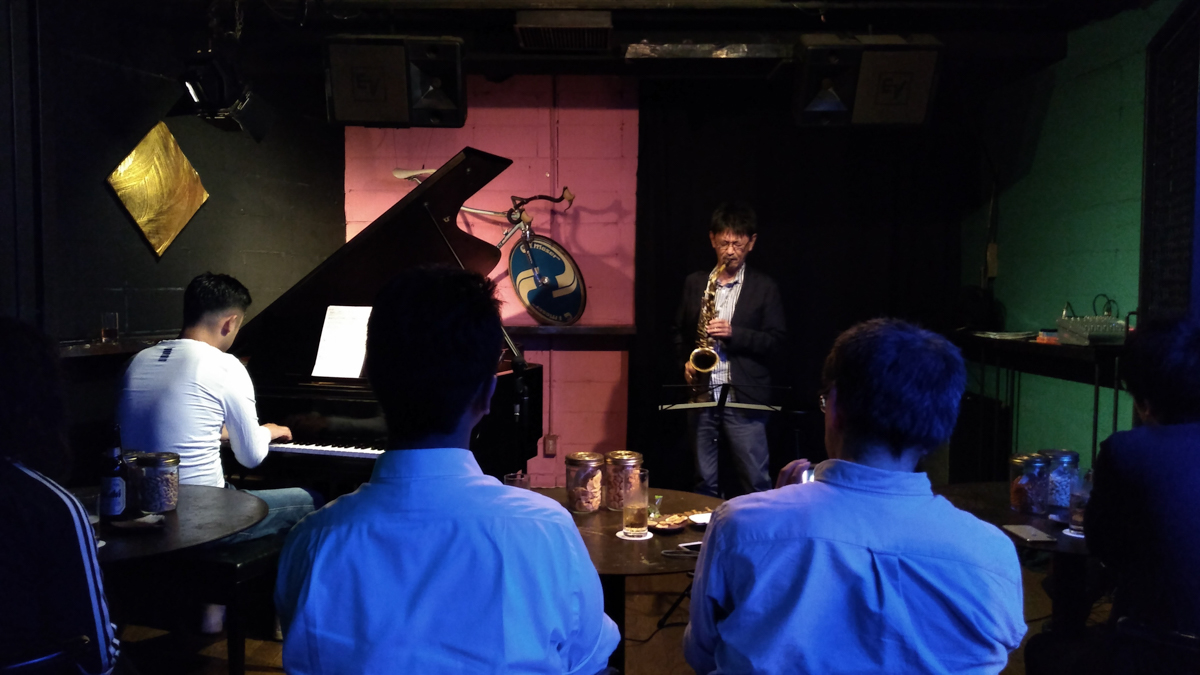 Figure 86: Yasumasa Kumagai (piano) and Atsushi Ikeda (sax) at Salt Peanuts in October 2018