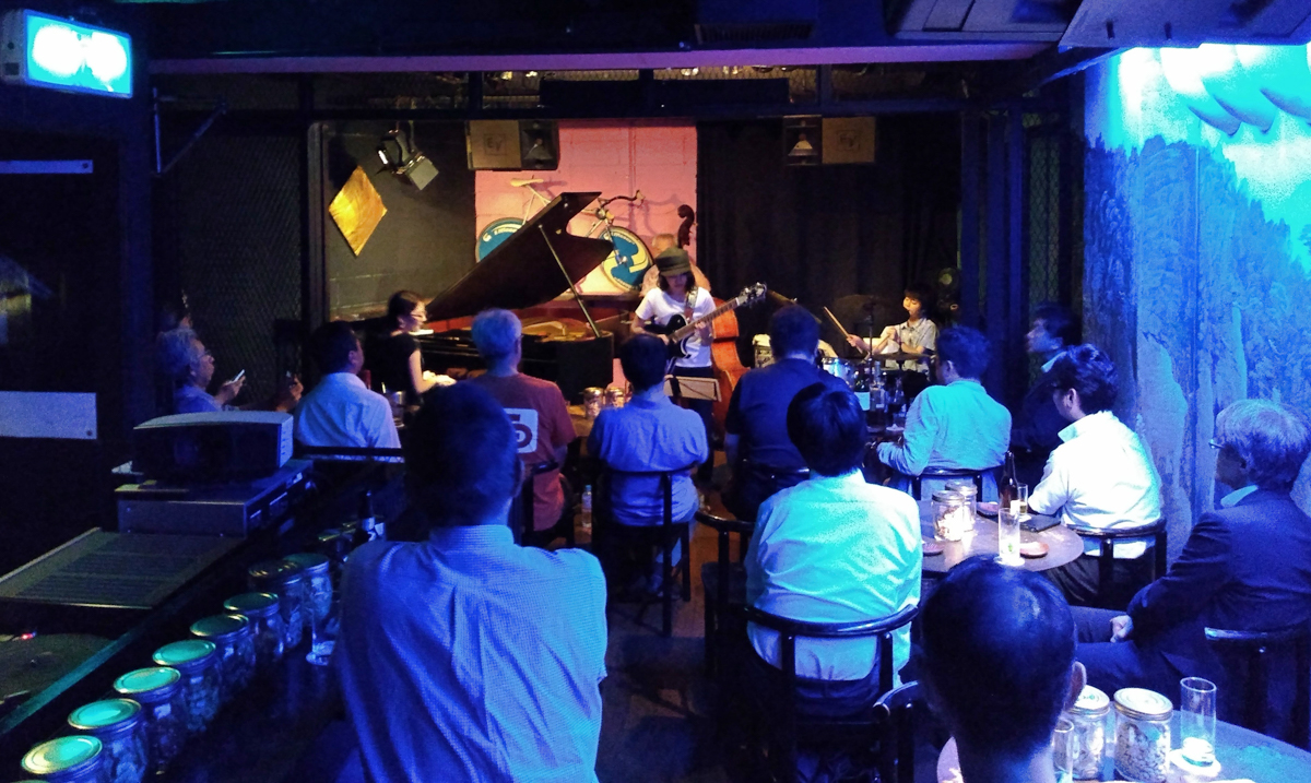 Figure 8: Busy night at Salt Peanuts with the Fumika Asari Quartet in 2019