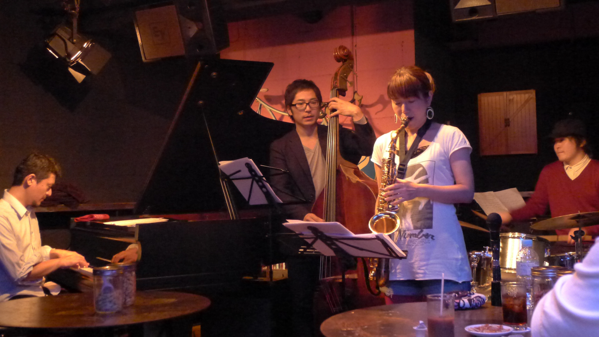 Figure 3: Miyuki Moriya Quartet with Mamoru Ishida (piano), Yoshimasa Otsuka (bass), and Yuto Maseki (drums) at Salt Peanuts in 2012