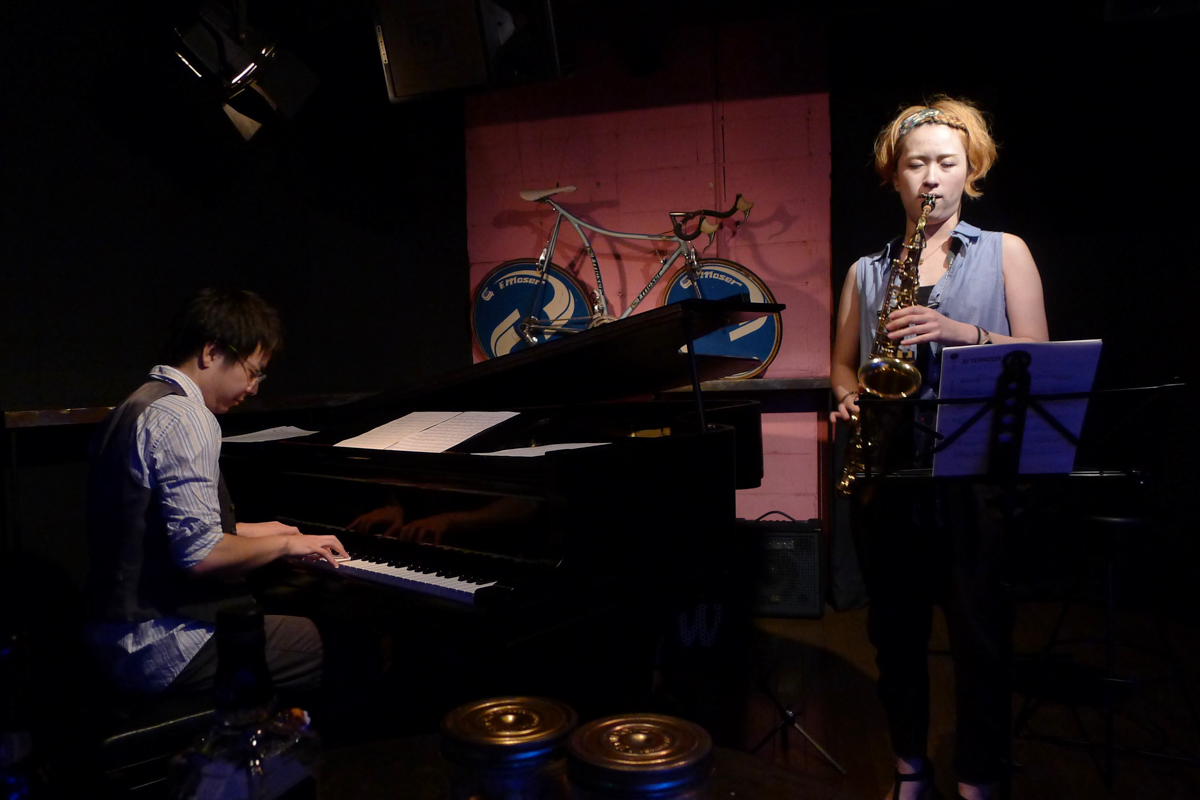 Figure 30: Taikou Kikuchi (piano) and Ayumi Koketsu (sax) at Salt Peanuts in 2013