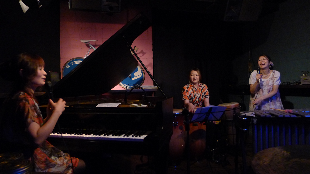 Figure 45: Conviano with Sayaka Kishi (piano), Maki Fujihashi (percussion) and Kaori Nakajima (vibraphone) at Salt Peanuts in March 2014
