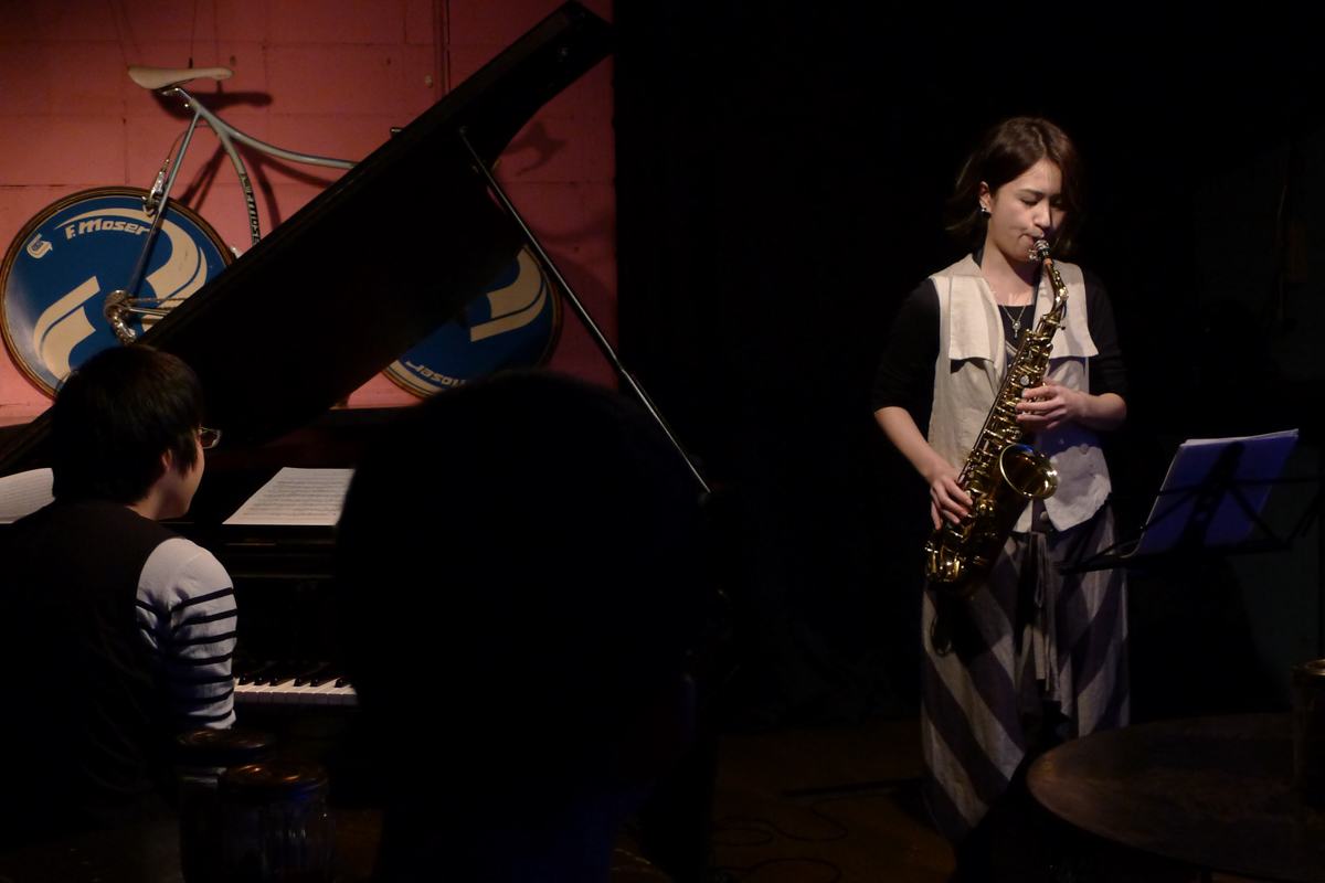 Figure 47: Taikou Kikuchi (piano) and Ayumi Koketsu (sax) at Salt Peanuts in December 2014