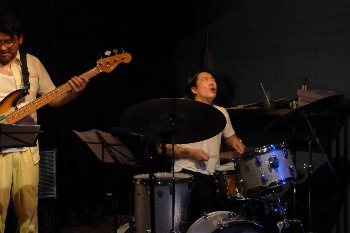 Figure 59: Show Kudow (bass) and Sohnosuke Imaizumi (drums) at Salt Peanuts in September 2015