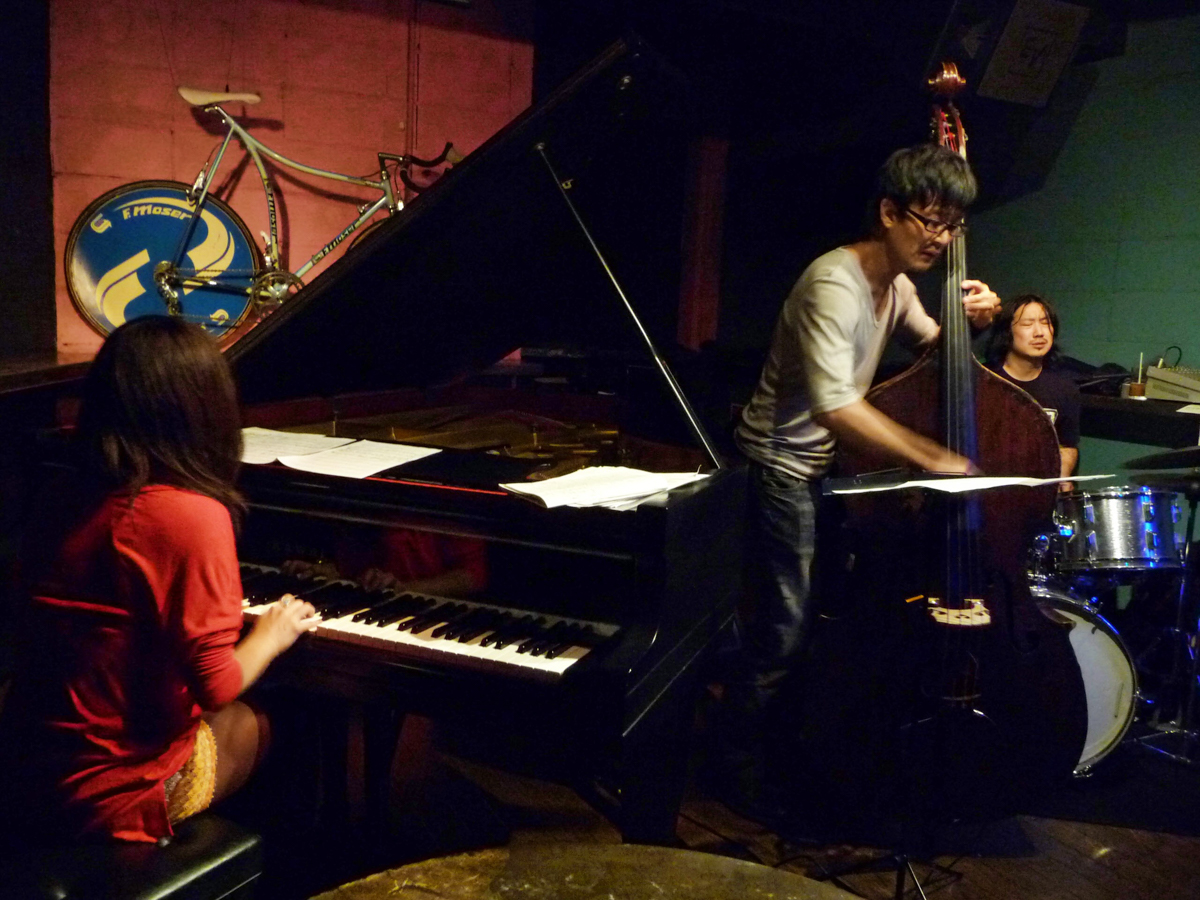 Figure 15: Ami Fukui Trio with Koji Yasuda (bass) and Sohnosuke Imaizumi (drums) at Salt Peanuts in 2011