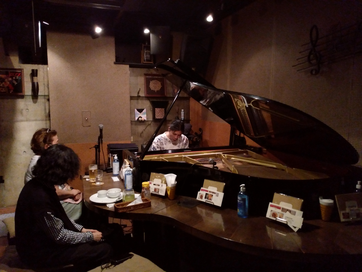 Figure 2: Yuichi Narita on solo piano at Strings in April 2023