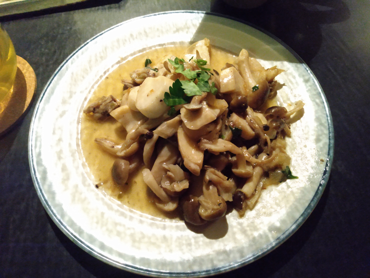 Figure 30: Mushrooms saute at Strings