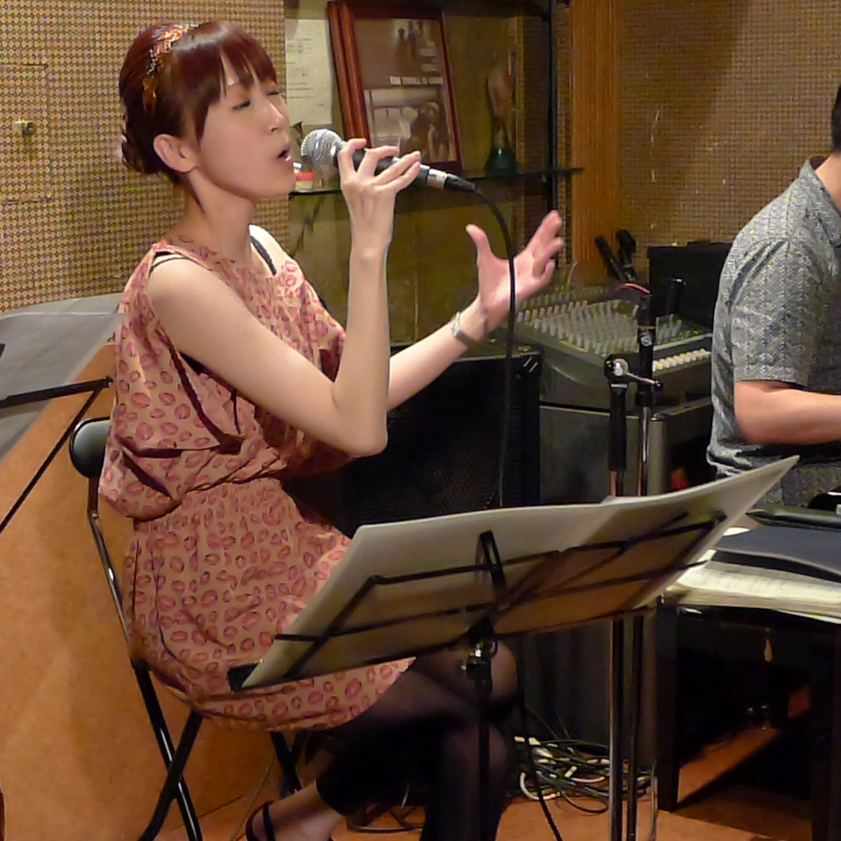 Figure 18: Mai Petty at Strings in July 2012