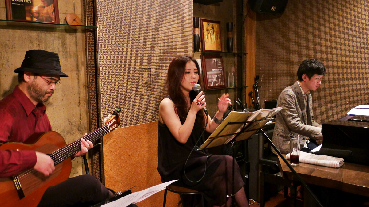 Figure 21: Megumi Kotomi (vocals), Yuichiro Hiraoka (guitar), and Heitetsu Rin (piano) at Strings in November 2011