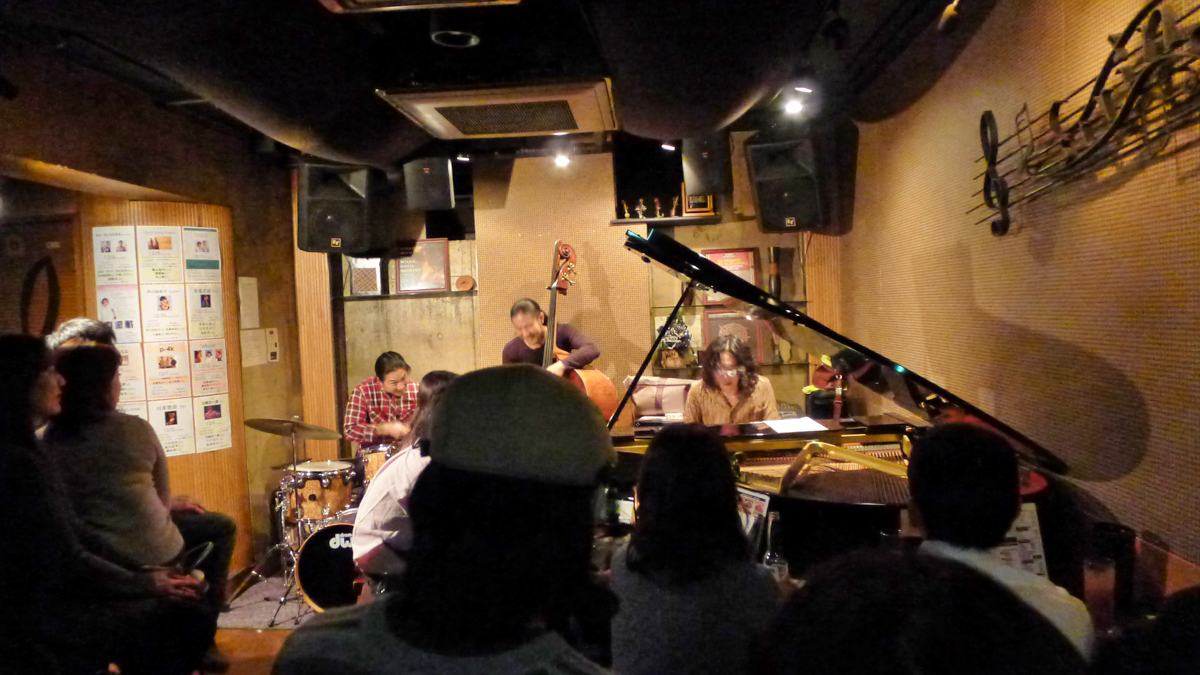 Figure 8: Josei (piano) Trio with Noriaki Akita (bass) and Sohnosuke Imaizumi (drums) at Strings in December 2012