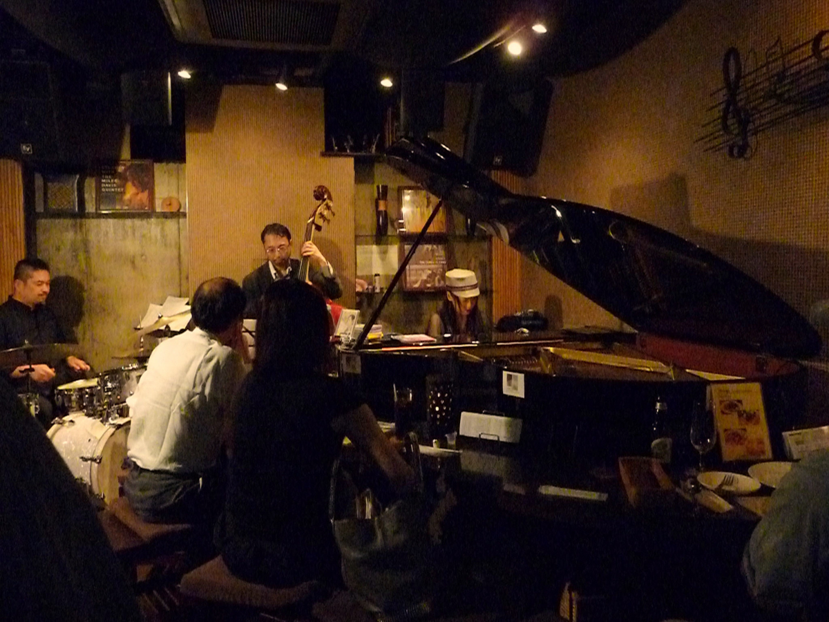 Figure 25: Sawaka Hyodo (piano) Trio at Strings in October 2010