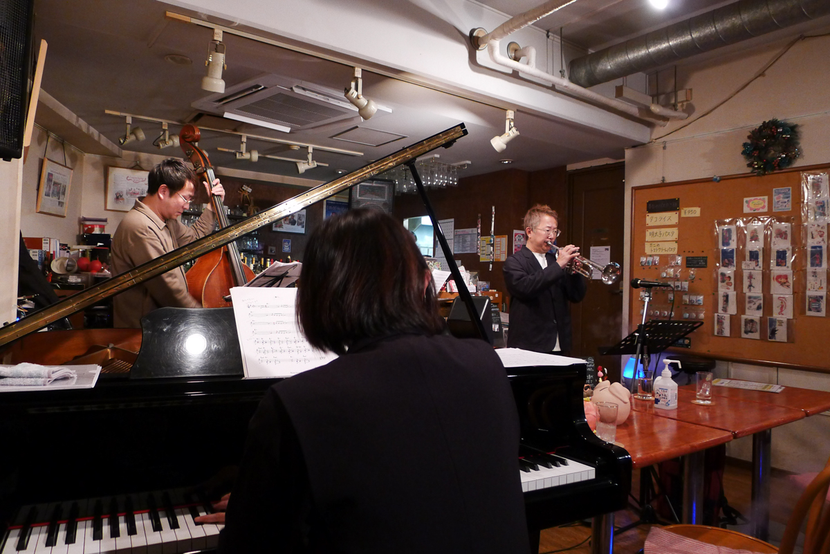 Figure 1: Otonai (訪ヒ) Quartet with Mitsuru Tanaka (trumpet), Fumie Chiba (piano), Yujiro Shimine (bass), and Kaoru Suzuki (drums) at Sunny Side in January 2025