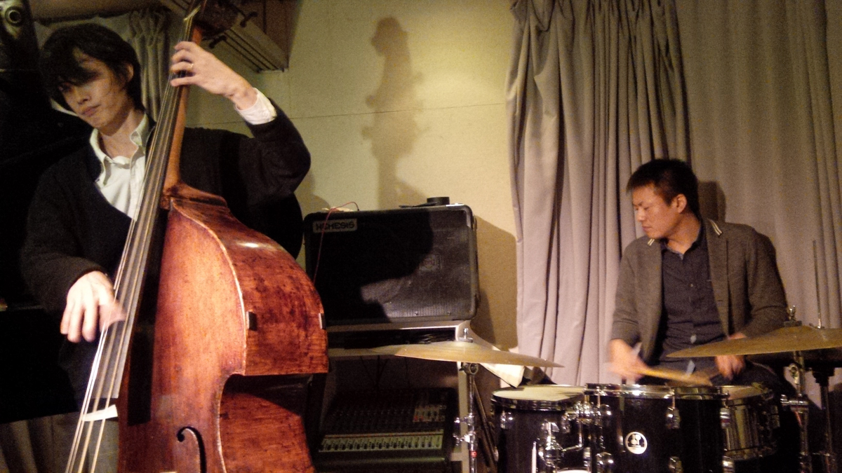 Figure 15: Takashi Sugawa (bass) and Yoshifumi Nihonmatsu (drums) at Thelonious in January 2014