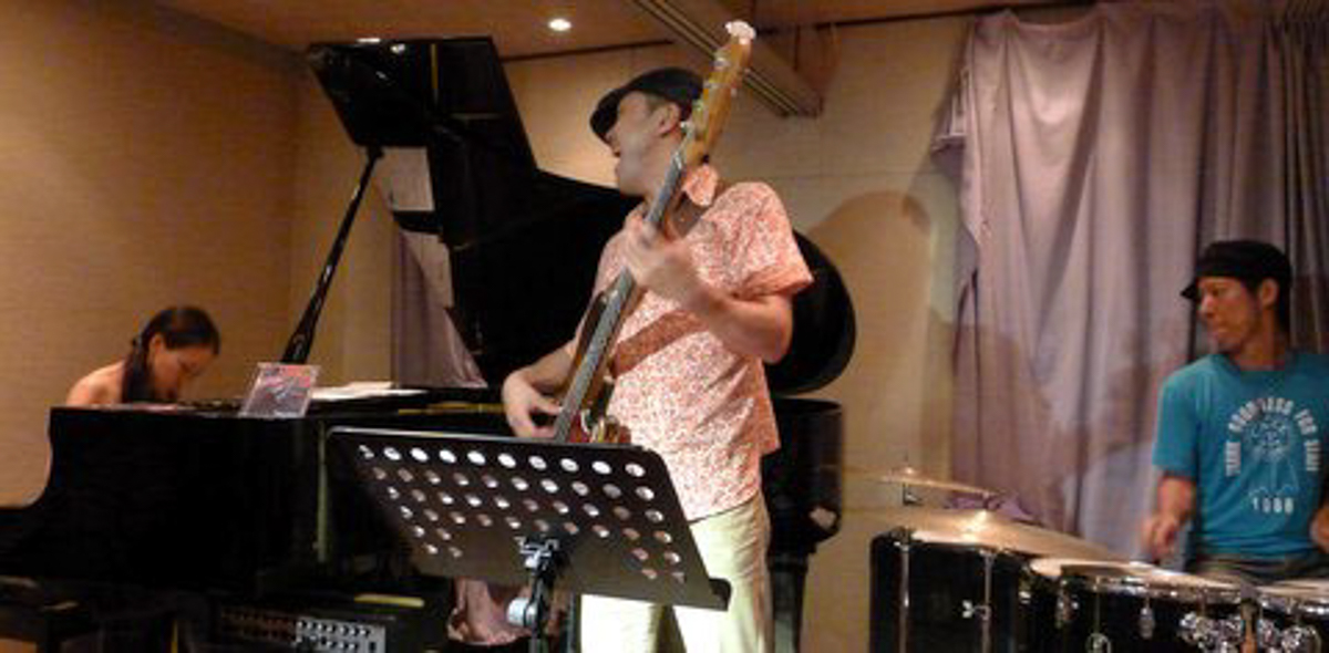Figure 17: Ami Fukui (piano), Yoshihito “P” Koizumi (bass), and Yasushi Fukumori (drums) as Amizm at Thelonious in August 2012