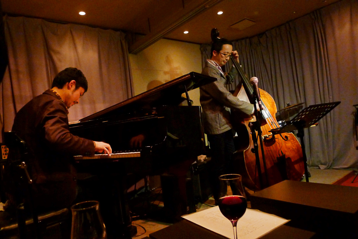 Figure 22: George Nakajima (piano) and Yutaka Yoshida (bass) at Thelonious in February 2013
