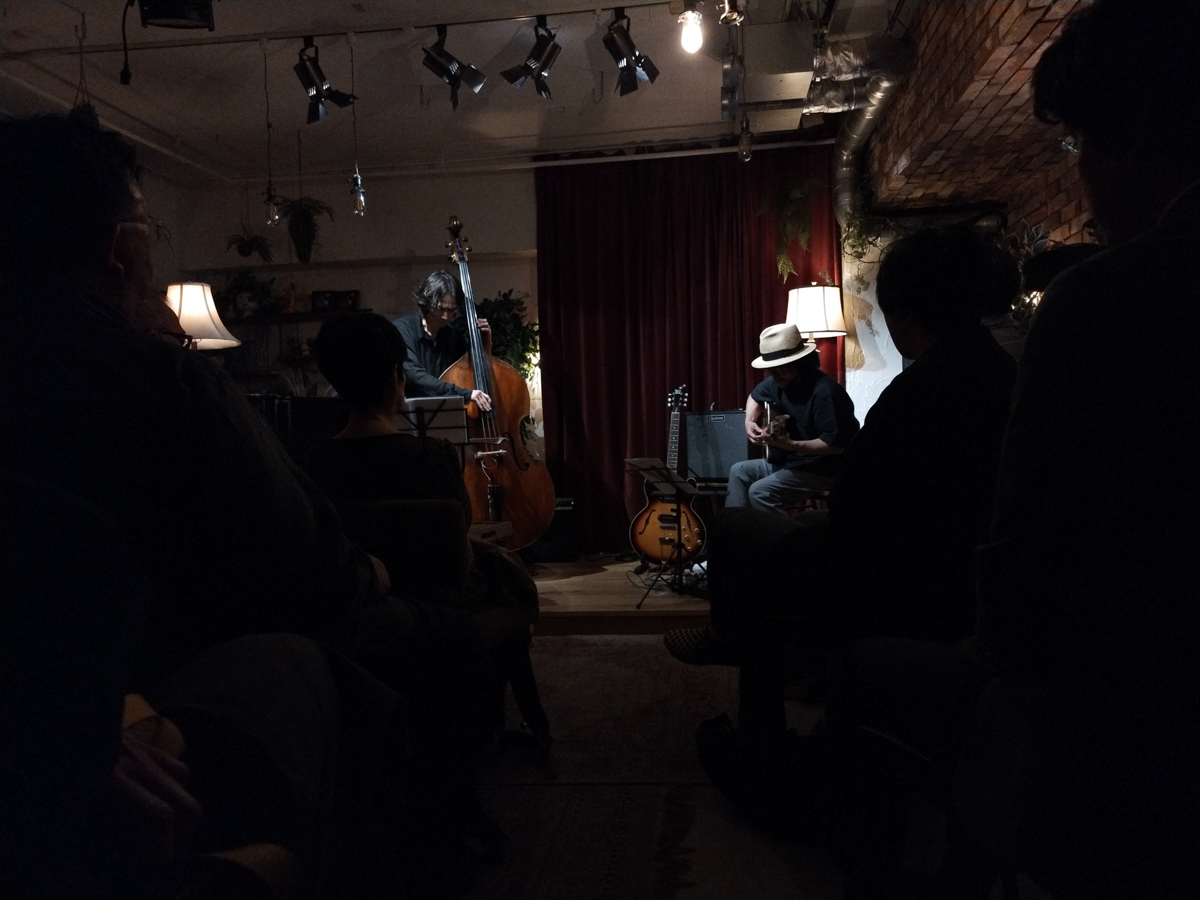 Figure 2: Motohiko Ichino (guitar) and Takashi Sugawa (bass) at Velvet Sun in May 2024