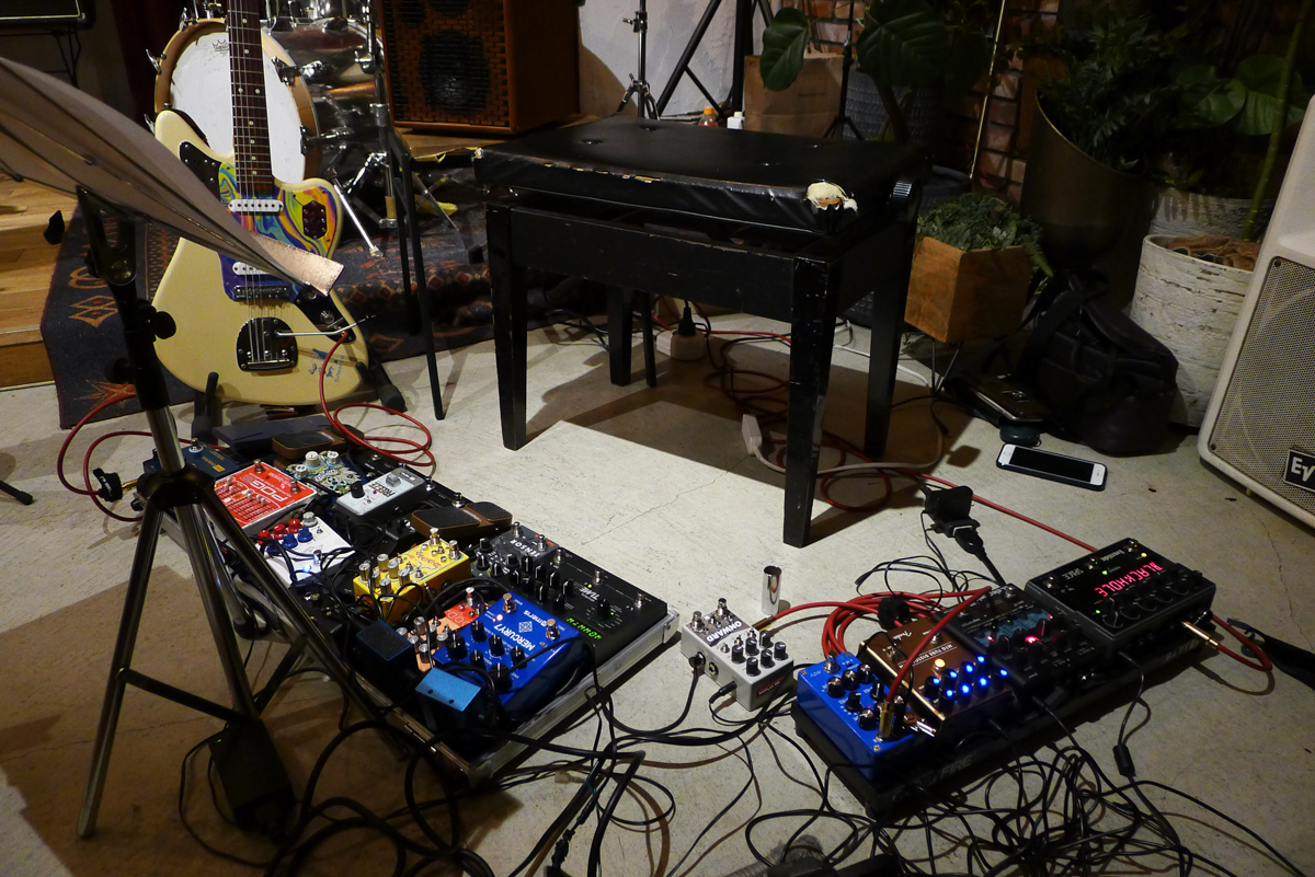 Figure 12: One night’s pedalboard effects at Velvet Sun